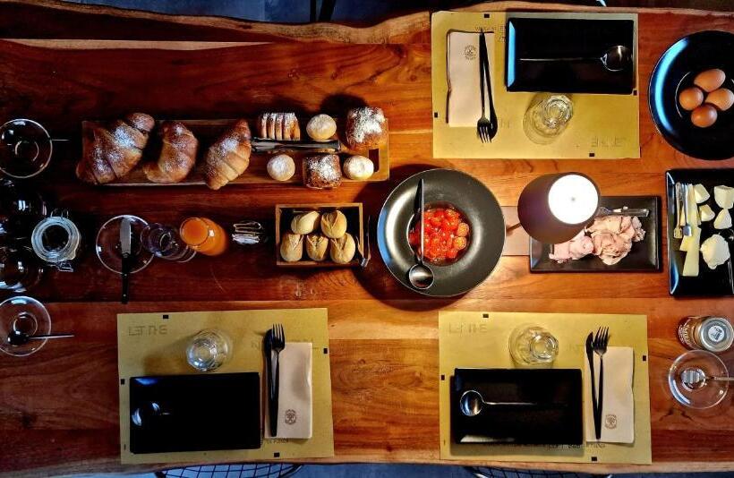 Garage47 Storica Officina Meccanica Loft B&b In Pienza