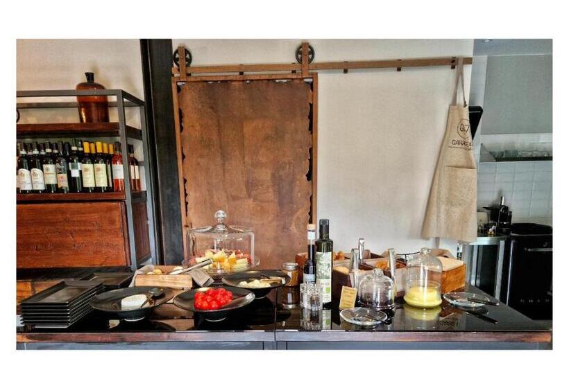 Garage47 Storica Officina Meccanica Loft B&b In Pienza