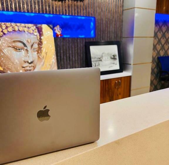 酒店 Apple Inn & Suites, New Delhi