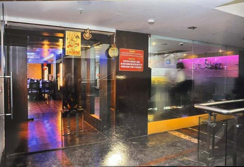 호텔 Capital O Grand Himayat