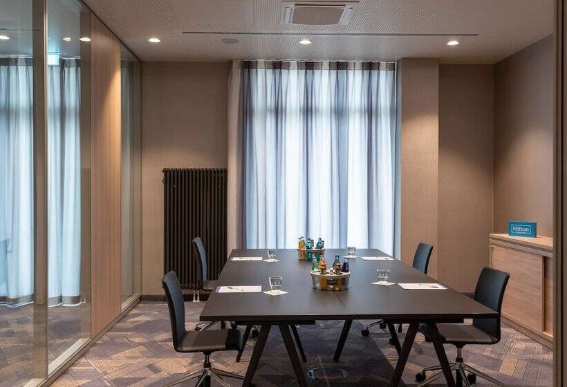 هتل Hampton By Hilton Munich City North