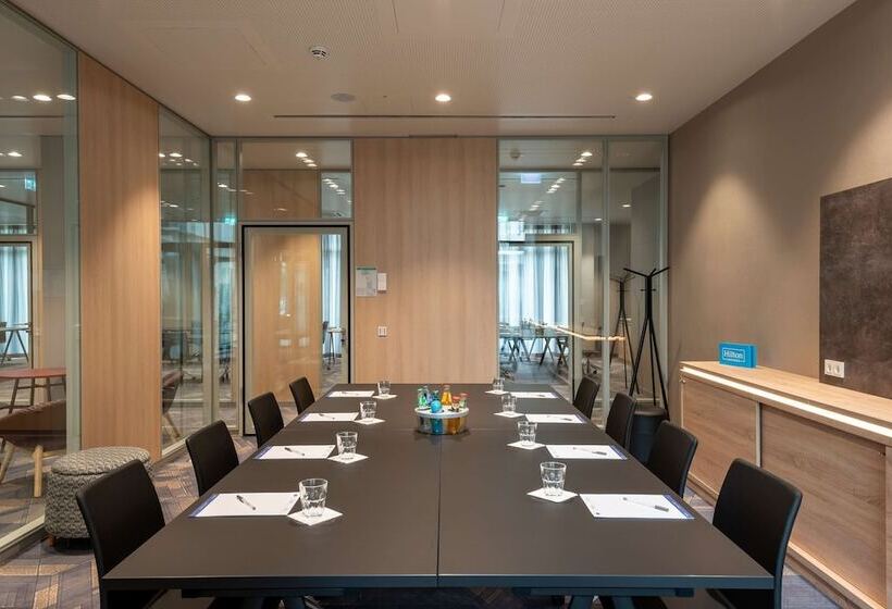 هتل Hampton By Hilton Munich City North