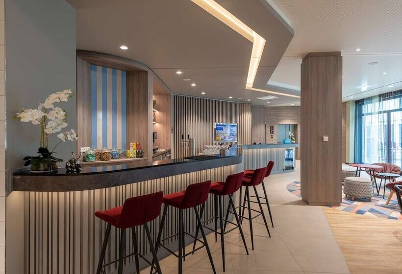 هتل Hampton By Hilton Munich City North