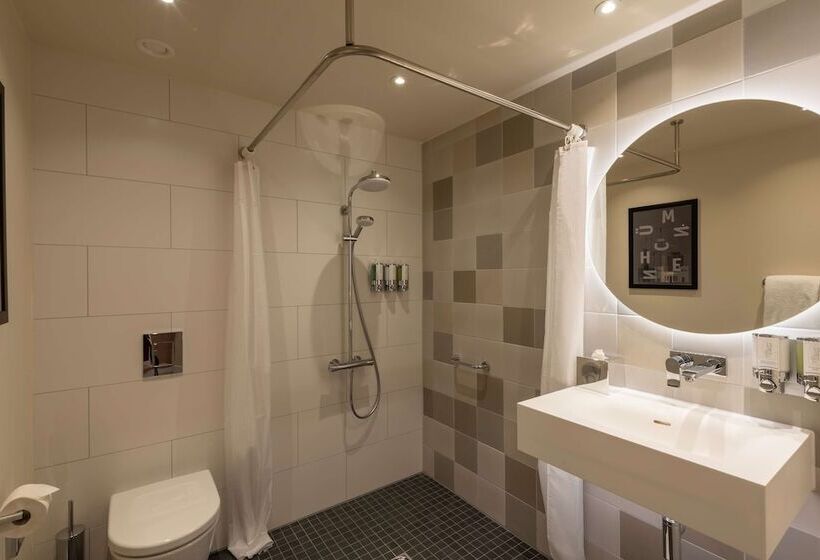 هتل Hampton By Hilton Munich City North