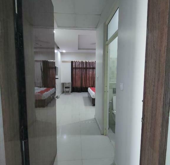 Отель Kailash Mansarovar And Banquet Hall