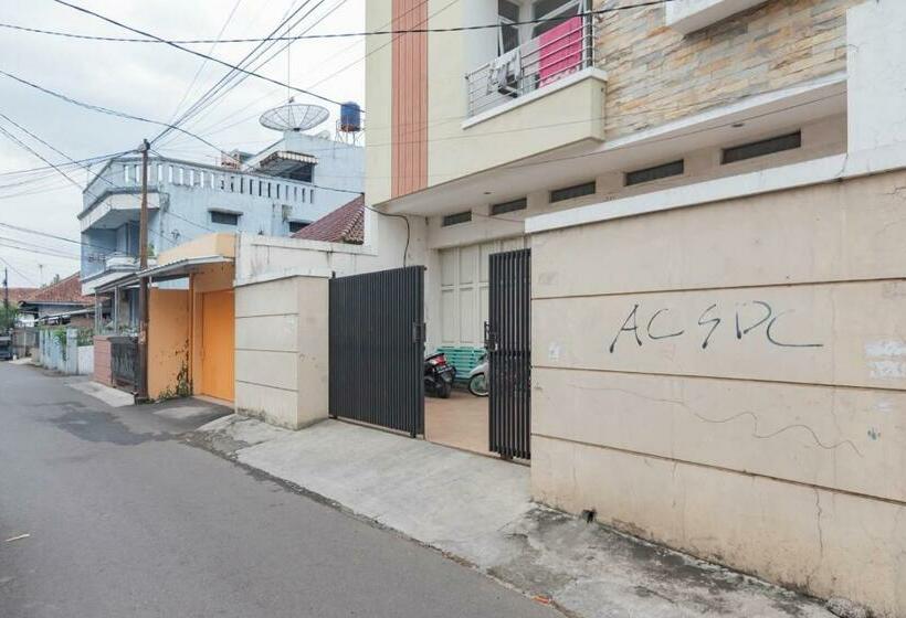 Отель Koolkost Syariah Near Alun Alun Tasikmalaya