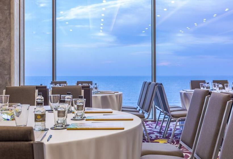 هتل Le Sands Oceanfront Danang