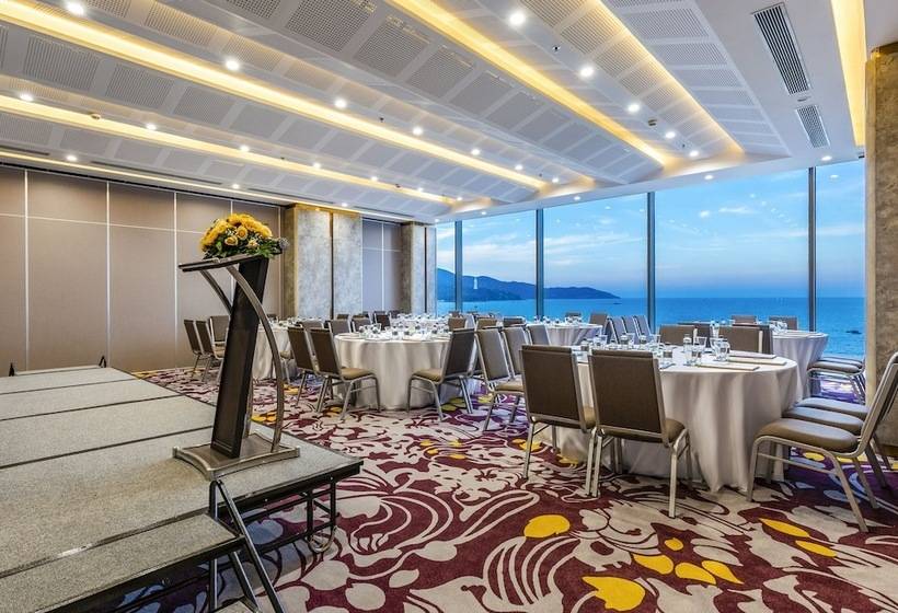 هتل Le Sands Oceanfront Danang