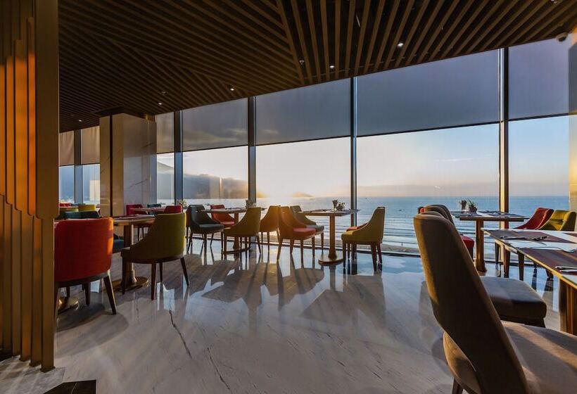 هتل Le Sands Oceanfront Danang