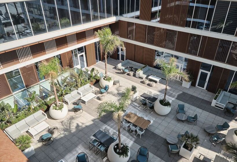 ホテル Marina Badalona