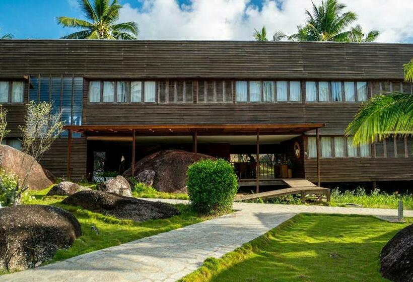 בית מלון כפרי Natuna Dive Resort