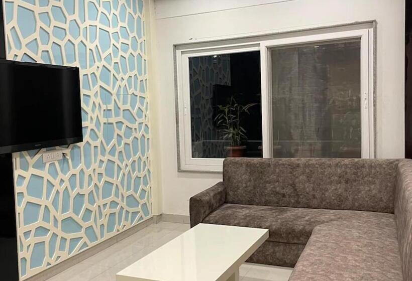 فندق Royal Embassy