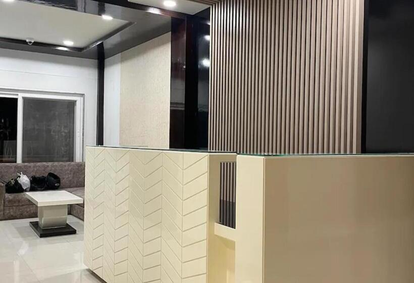 فندق Royal Embassy