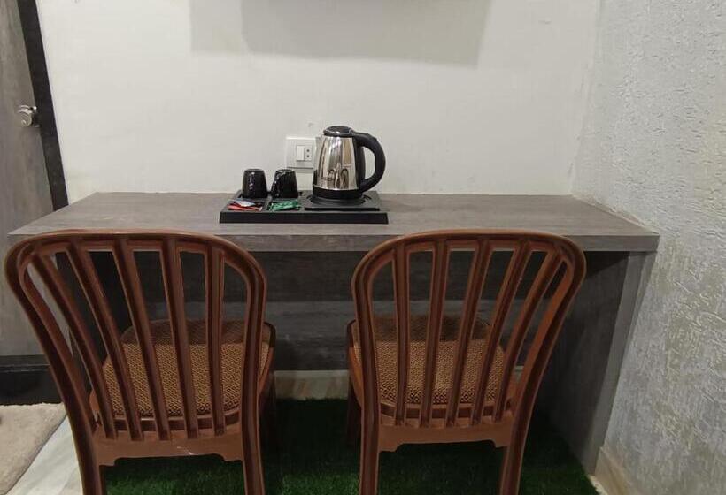 호텔 Treebo Urban, 1 Km From Railway Station