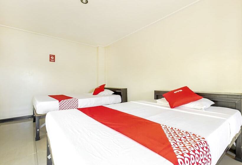 בית מלון כפרי Vaccinated Staff  Oyo 850 Clr Mn Inn