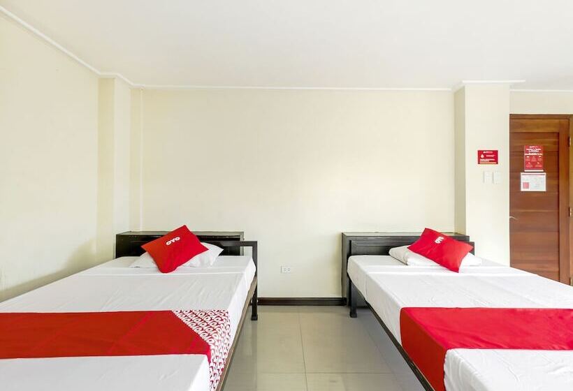 Hotel Vaccinated Staff  Oyo 850 Clr Mn Inn