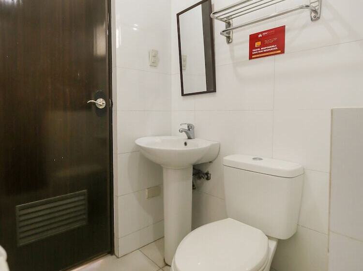 Hotel Vaccinated Staff  Oyo 850 Clr Mn Inn