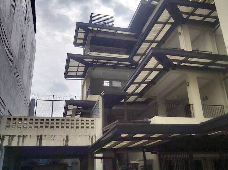 בית מלון כפרי Vaccinated Staff  Oyo 850 Clr Mn Inn