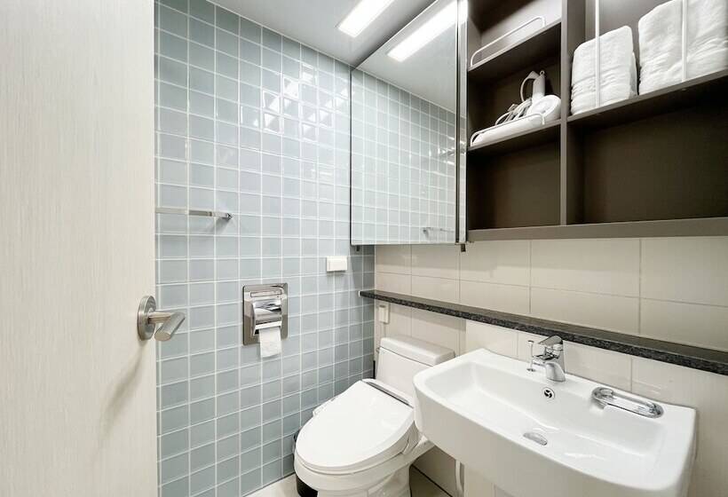 Urbanstay Songdo Moonlight Park