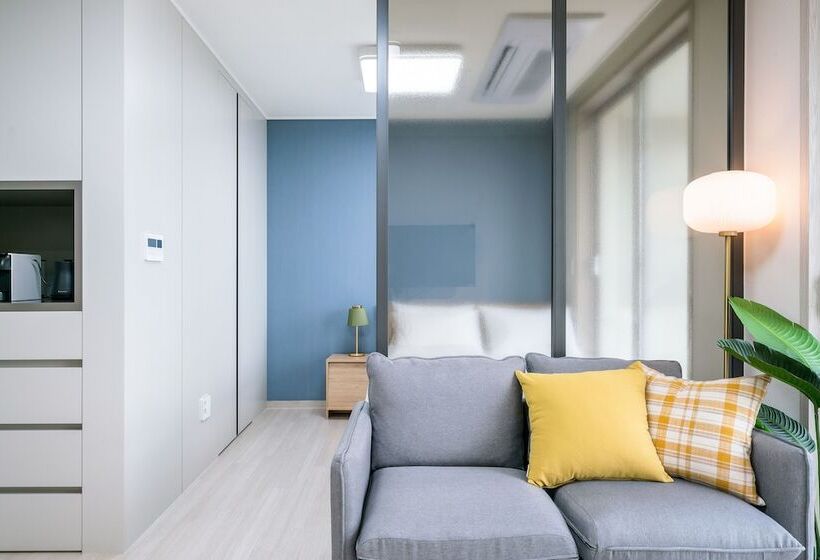 Urbanstay Songdo Moonlight Park