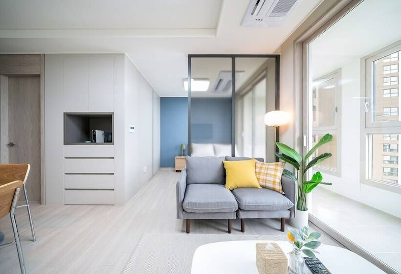 Urbanstay Songdo Moonlight Park