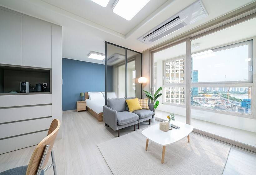 Urbanstay Songdo Moonlight Park