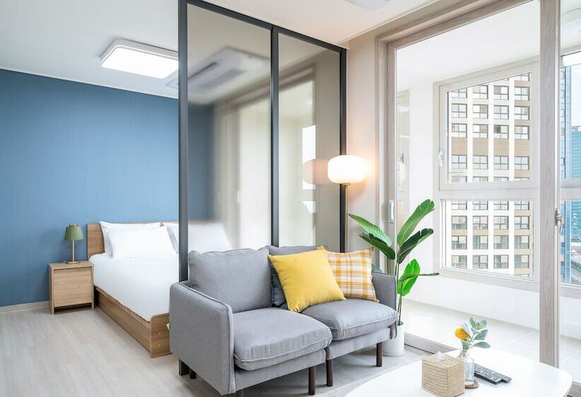 Urbanstay Songdo Moonlight Park