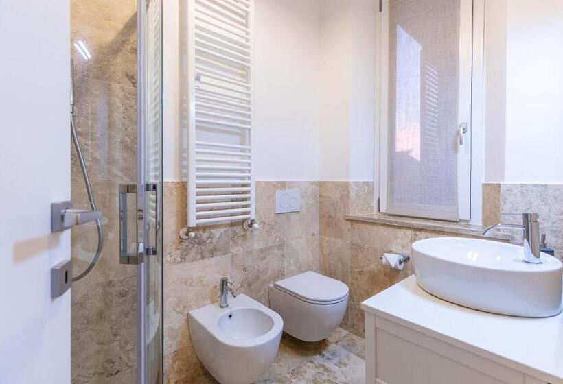 פנסיון L Acqua E La Pietra