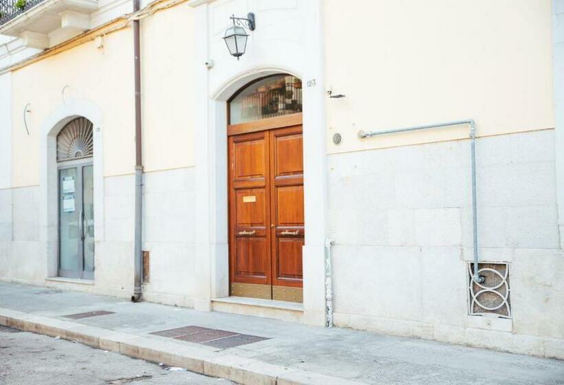 تختخواب و صبحانه Palazzo De Brado