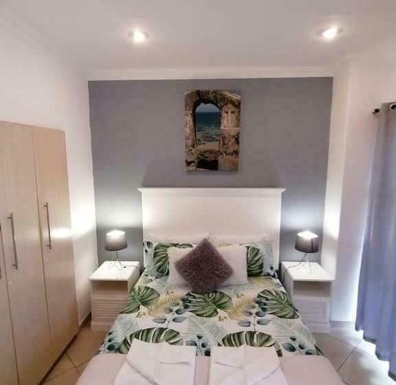 Bed and Breakfast Palm View Guest House