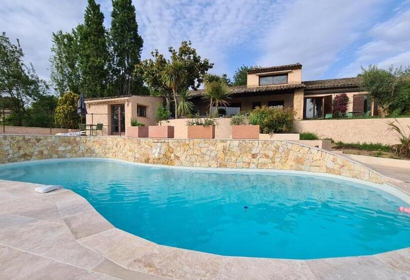 تختخواب و صبحانه Villa Martinus