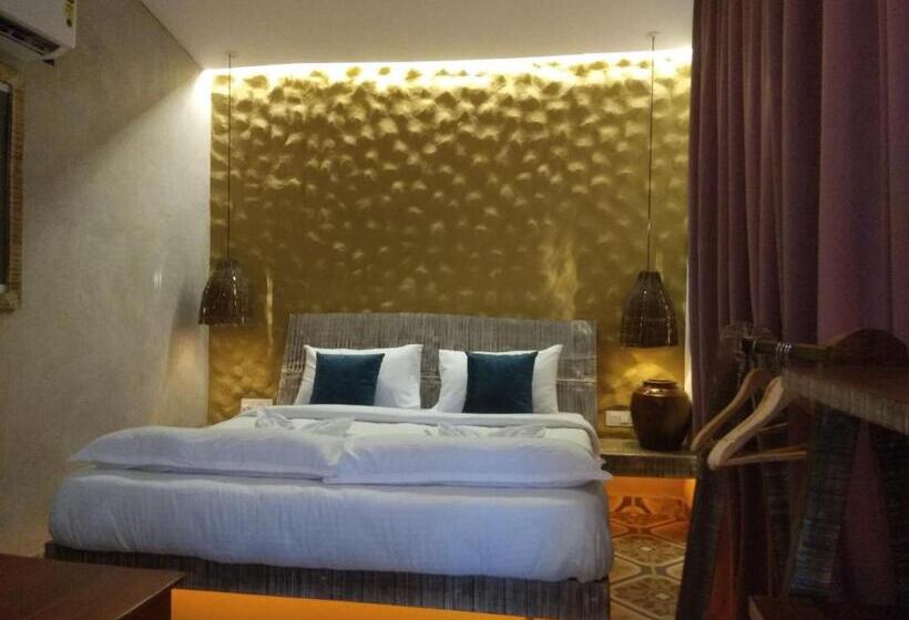 هتل Amata By The Beach