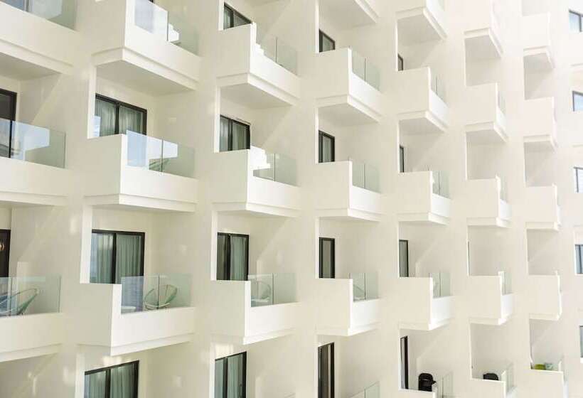 هتل Lime Resort Manila