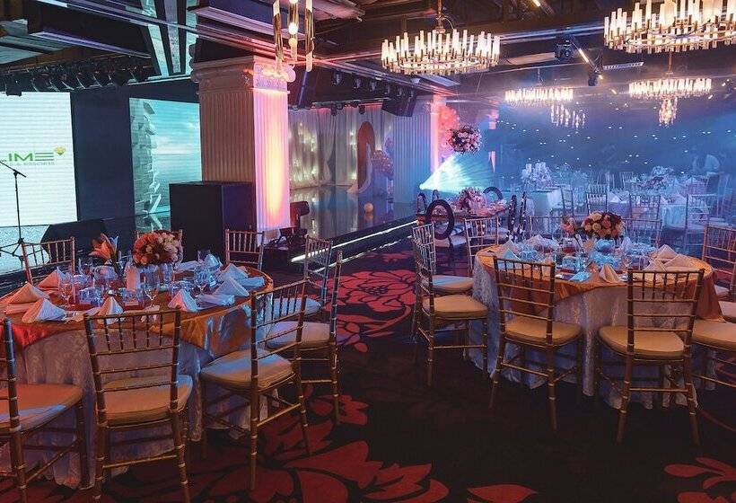 هتل Lime Resort Manila