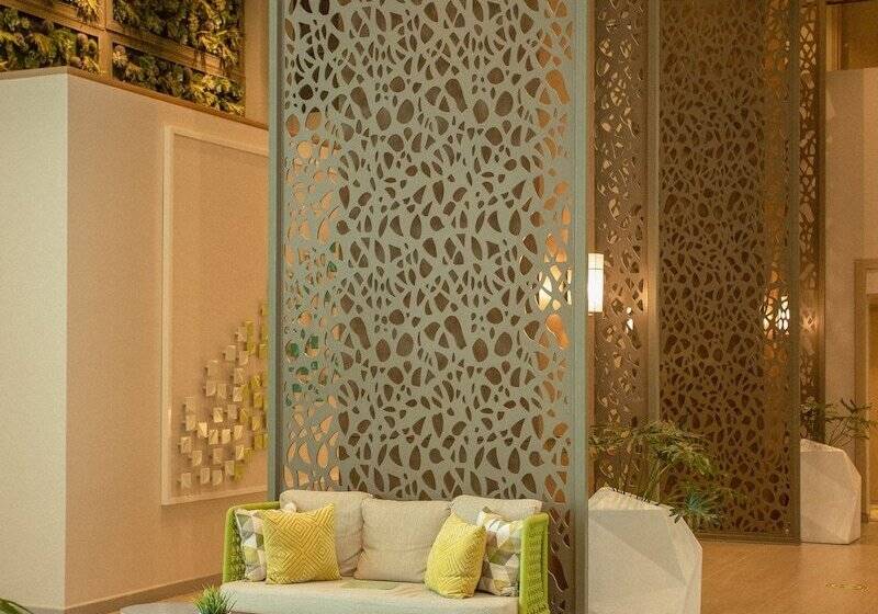 هتل Lime Resort Manila