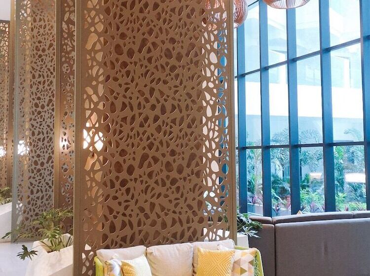 هتل Lime Resort Manila