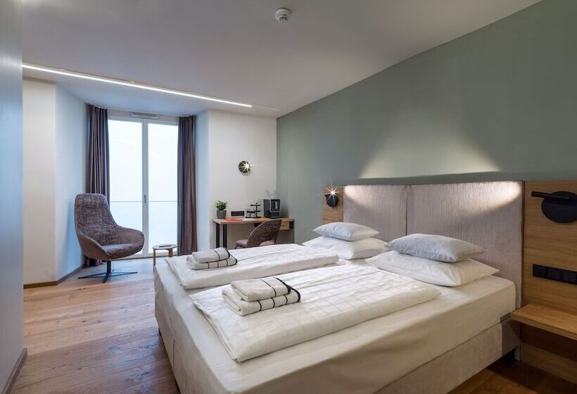 ホテル Platzhirsch Kufstein