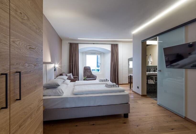 ホテル Platzhirsch Kufstein