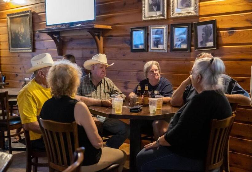 호텔 The Historic Leakey Inn