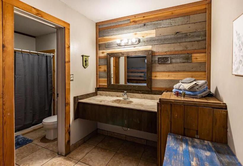 호텔 The Historic Leakey Inn