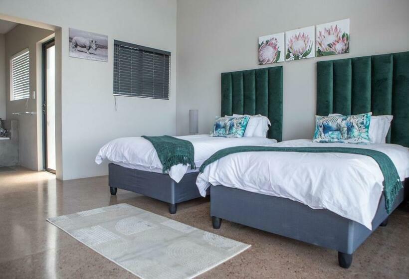 بنسيون Elements Sunrise Bush Lodge