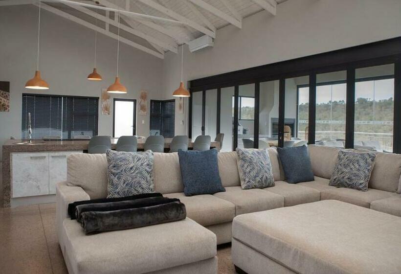 بنسيون Elements Sunrise Bush Lodge