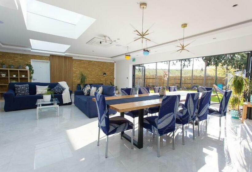 פנסיון Heathrow Windsor Apart