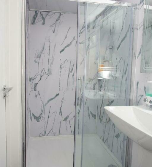 פנסיון Heathrow Windsor Apart