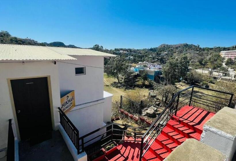 مبيت وإفطار Shikhar Bunglow   A Stunning Valley View Bungalow In Mount Abu