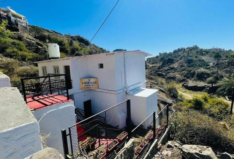 مبيت وإفطار Shikhar Bunglow   A Stunning Valley View Bungalow In Mount Abu