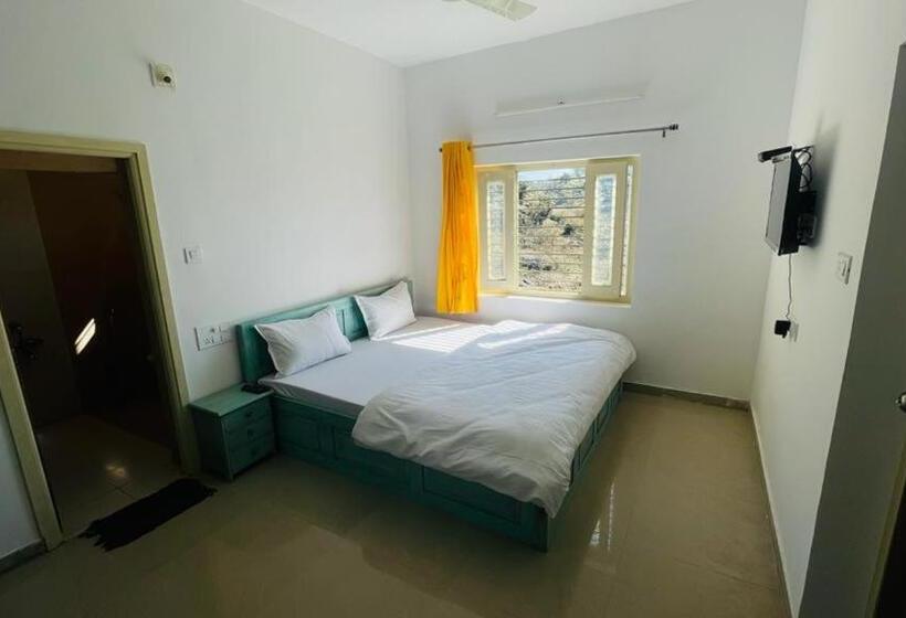 مبيت وإفطار Shikhar Bunglow   A Stunning Valley View Bungalow In Mount Abu