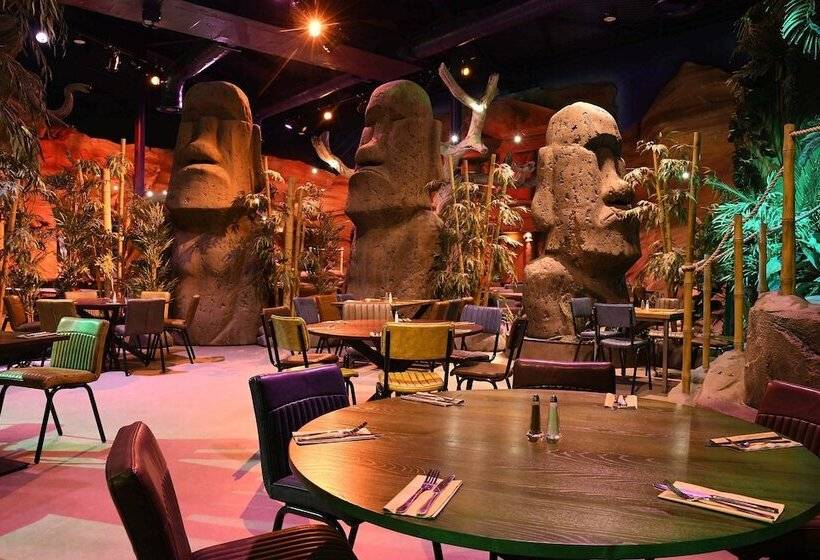 Hex Wildlife Hotel At Yorkshire Wildlife Park