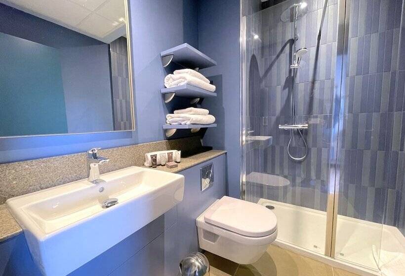 Hex Wildlife Hotel At Yorkshire Wildlife Park