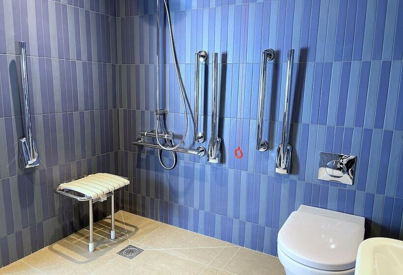 Hex Wildlife Hotel At Yorkshire Wildlife Park